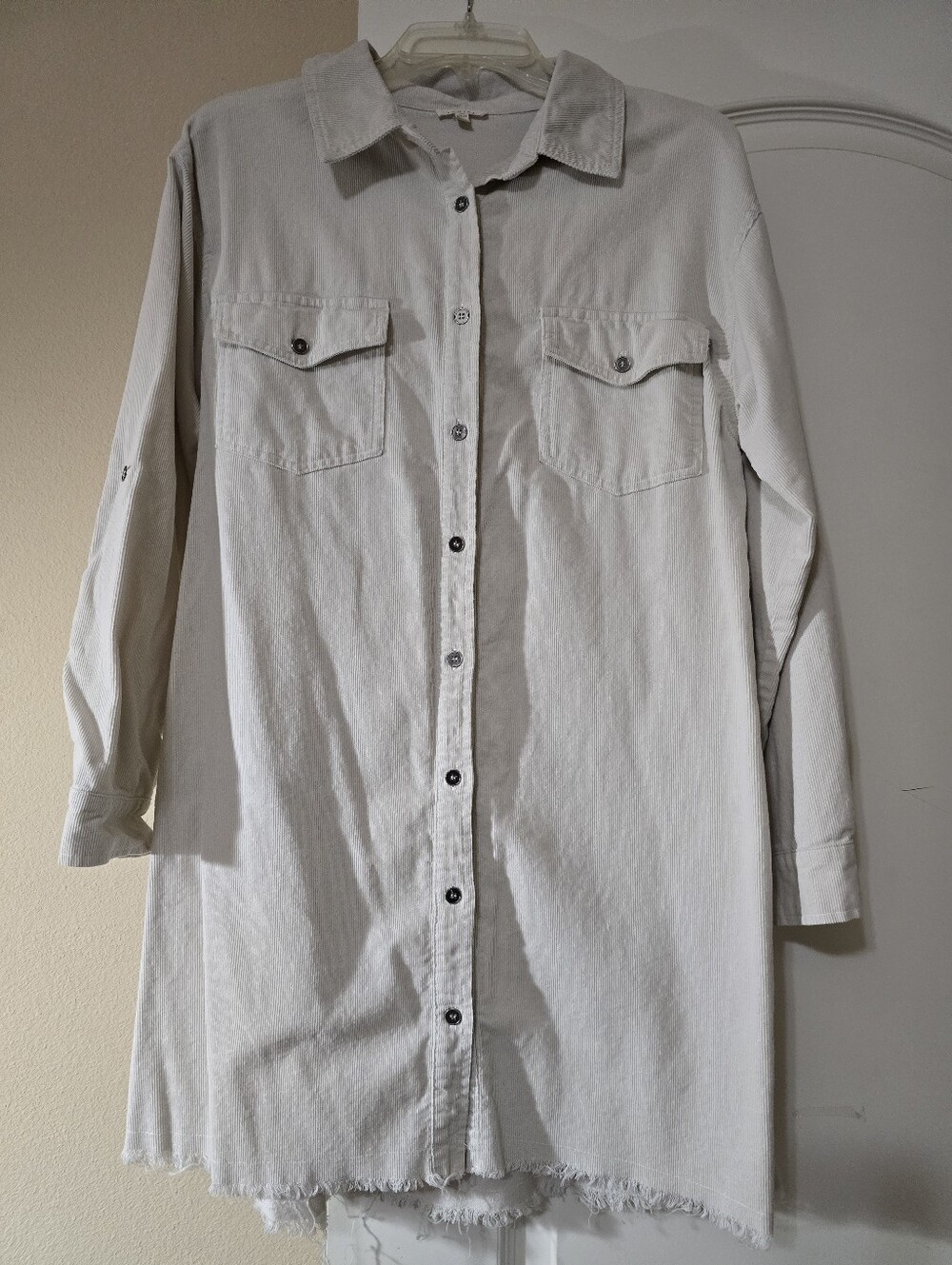 Women 's Long Button-Up Shirt Dress in Off-White